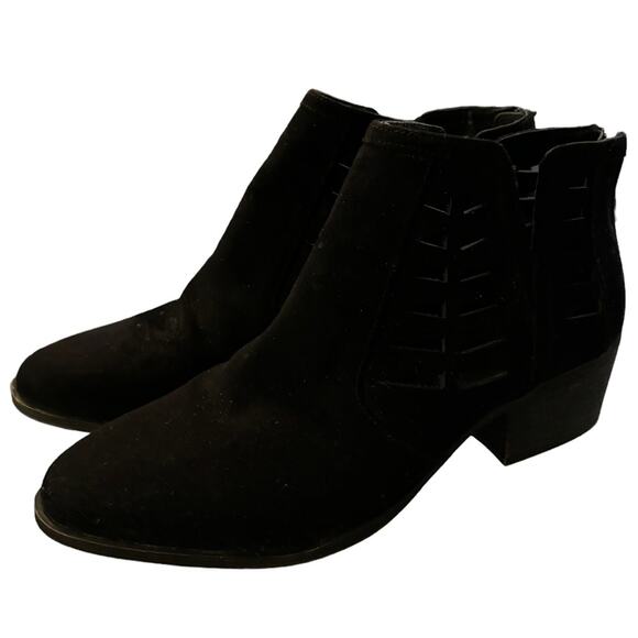 Madden NYC Perforated Booties Women’s Size 9.5 M Black Suede Leather Ankle Boots - Picture 1 of 14